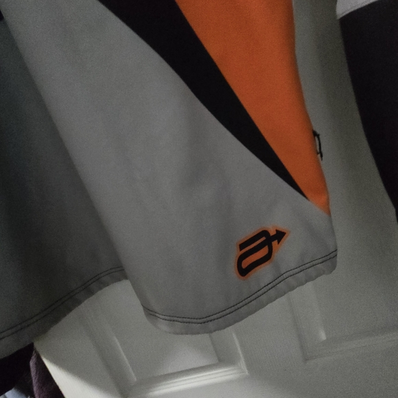 Men's Orange and Gray Jacket - Picture 4 of 6